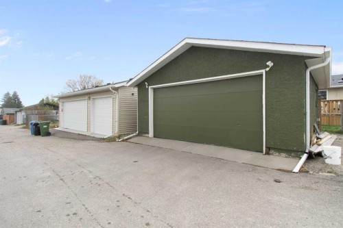 124 Maitland Drive Ne, Calgary, AB - Outdoor With Exterior