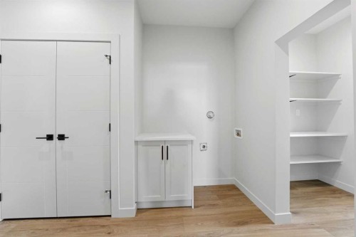 8 Tipping Avenue, Red Deer, AB - Indoor Photo Showing Other Room