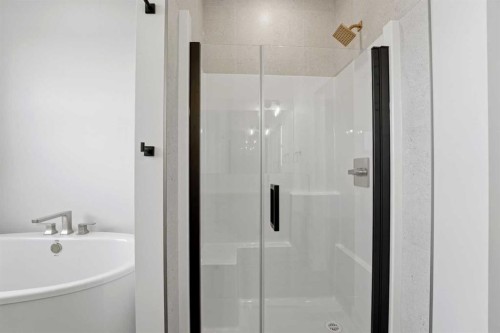 8 Tipping Avenue, Red Deer, AB - Indoor Photo Showing Bathroom