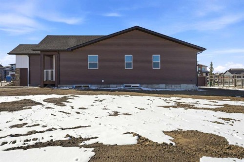 8 Tipping Avenue, Red Deer, AB - Outdoor