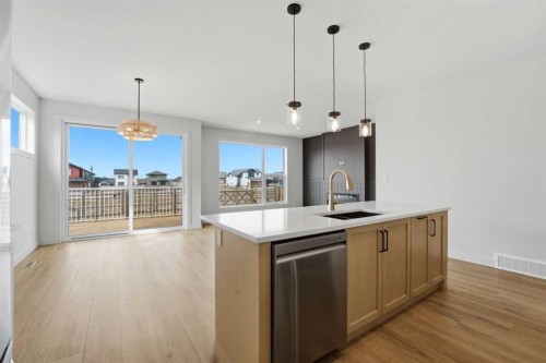 8 Tipping Avenue, Red Deer, AB - Indoor Photo Showing Kitchen With Upgraded Kitchen