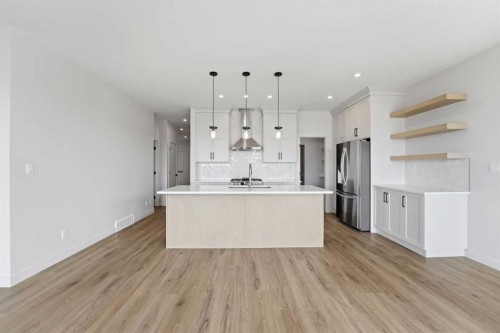 8 Tipping Avenue, Red Deer, AB - Indoor Photo Showing Kitchen With Upgraded Kitchen