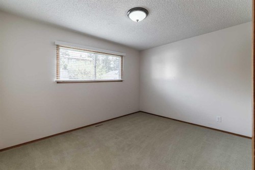 5222 Dalhousie Drive Nw, Calgary, AB - Indoor Photo Showing Other Room