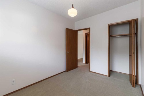 5222 Dalhousie Drive Nw, Calgary, AB - Indoor Photo Showing Other Room
