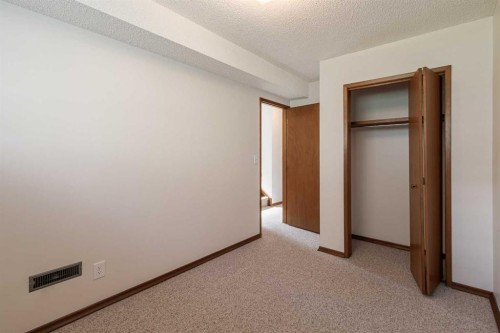 5222 Dalhousie Drive Nw, Calgary, AB - Indoor Photo Showing Other Room