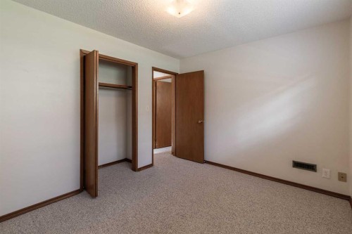 5222 Dalhousie Drive Nw, Calgary, AB - Indoor Photo Showing Other Room