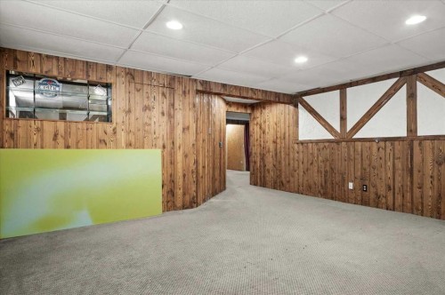 740 Canfield Place Sw, Calgary, AB - Indoor Photo Showing Other Room