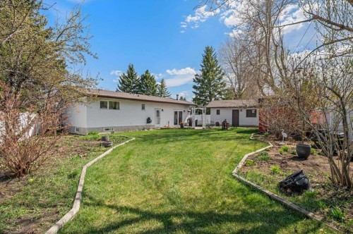 740 Canfield Place Sw, Calgary, AB - Outdoor