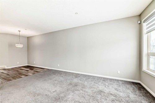 148 Howse Avenue Ne, Calgary, AB - Indoor Photo Showing Other Room
