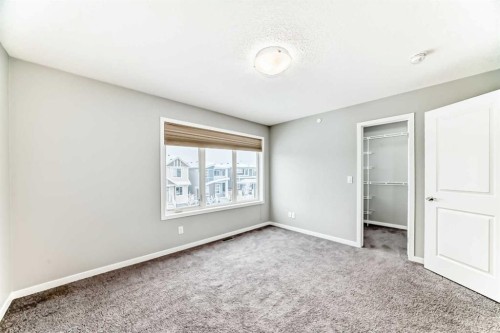 148 Howse Avenue Ne, Calgary, AB - Indoor Photo Showing Other Room