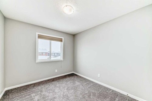 148 Howse Avenue Ne, Calgary, AB - Indoor Photo Showing Other Room