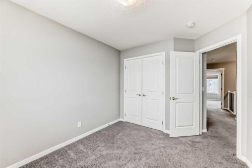 148 Howse Avenue Ne, Calgary, AB - Indoor Photo Showing Other Room