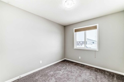 148 Howse Avenue Ne, Calgary, AB - Indoor Photo Showing Other Room