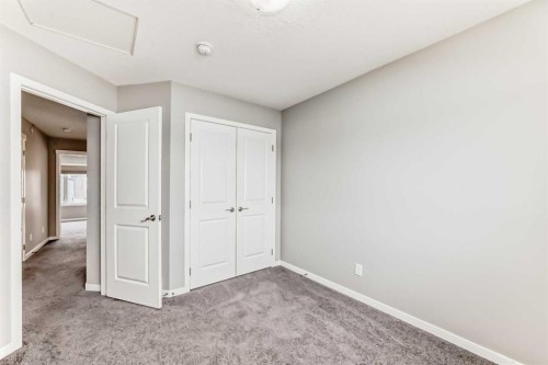 148 Howse Avenue Ne, Calgary, AB - Indoor Photo Showing Other Room