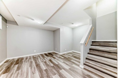 148 Howse Avenue Ne, Calgary, AB - Indoor Photo Showing Other Room