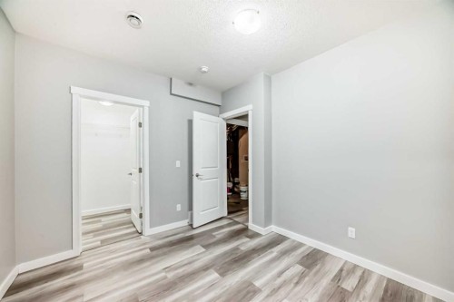 148 Howse Avenue Ne, Calgary, AB - Indoor Photo Showing Other Room