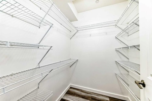 148 Howse Avenue Ne, Calgary, AB - Indoor With Storage