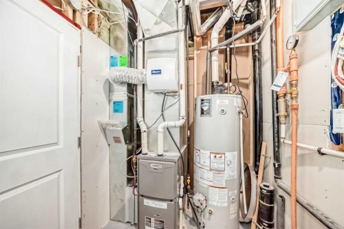 148 Howse Avenue Ne, Calgary, AB - Indoor Photo Showing Basement