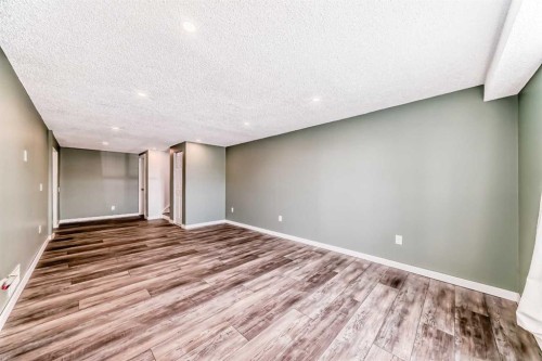 6824 Temple Drive Ne, Calgary, AB - Indoor Photo Showing Other Room