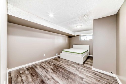 6824 Temple Drive Ne, Calgary, AB - Indoor Photo Showing Other Room