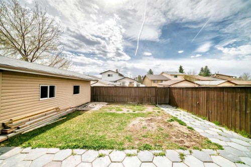 6824 Temple Drive Ne, Calgary, AB - Outdoor