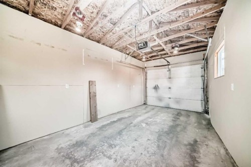 6824 Temple Drive Ne, Calgary, AB - Indoor Photo Showing Garage