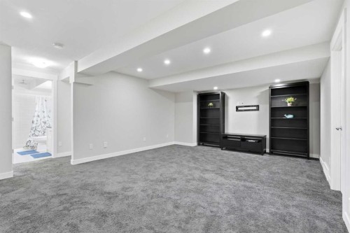 161 Rainbow Falls Glen, Chestermere, AB - Indoor Photo Showing Bathroom