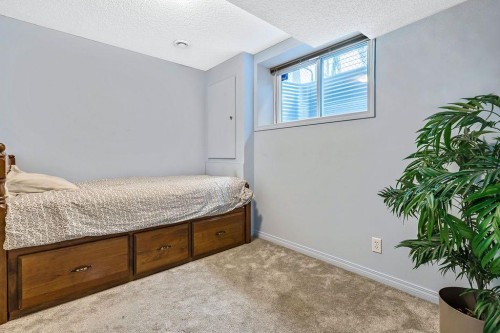 30 Drake Landing Common, Okotoks, AB - Indoor Photo Showing Bedroom
