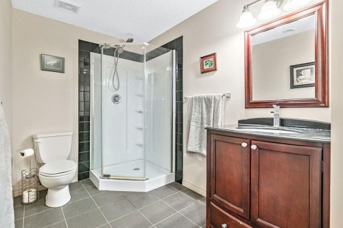 30 Drake Landing Common, Okotoks, AB - Indoor Photo Showing Bathroom