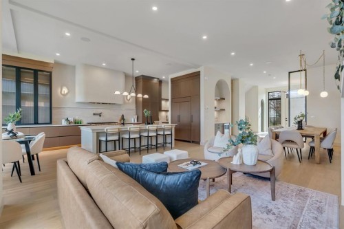 2034 49 Avenue Sw, Calgary, AB - Indoor Photo Showing Living Room