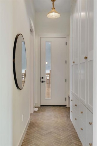 2034 49 Avenue Sw, Calgary, AB - Indoor Photo Showing Other Room