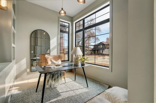 2034 49 Avenue Sw, Calgary, AB - Indoor