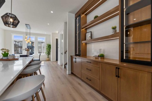 8108 47 Avenue Nw, Calgary, AB - Indoor Photo Showing Dining Room