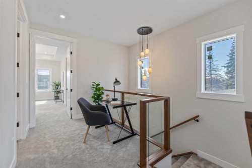 8108 47 Avenue Nw, Calgary, AB - Indoor Photo Showing Other Room