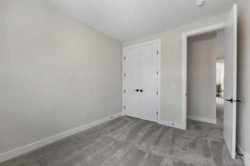 8108 47 Avenue Nw, Calgary, AB - Indoor Photo Showing Other Room