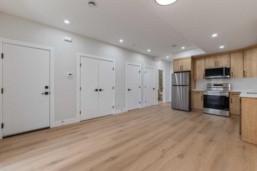 8108 47 Avenue Nw, Calgary, AB - Indoor Photo Showing Kitchen With Stainless Steel Kitchen