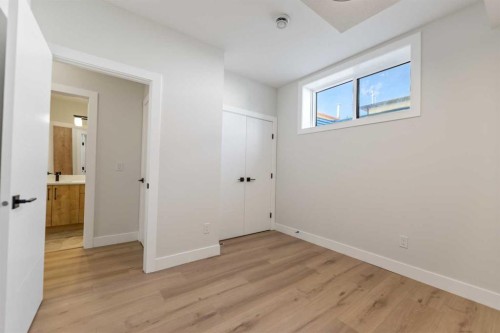 8108 47 Avenue Nw, Calgary, AB - Indoor Photo Showing Other Room