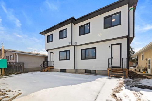 8108 47 Avenue Nw, Calgary, AB - Outdoor