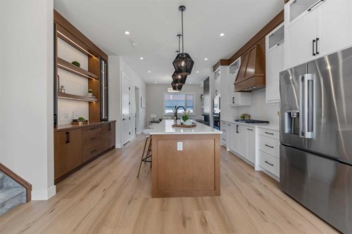 8108 47 Avenue Nw, Calgary, AB - Indoor Photo Showing Kitchen With Stainless Steel Kitchen With Upgraded Kitchen