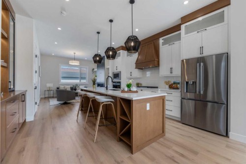 8108 47 Avenue Nw, Calgary, AB - Indoor Photo Showing Kitchen With Stainless Steel Kitchen With Upgraded Kitchen