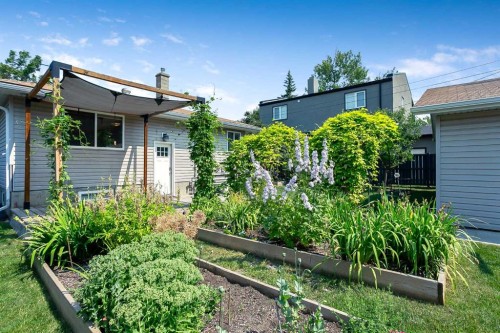 95 Hillgrove Crescent Sw, Calgary, AB - Outdoor