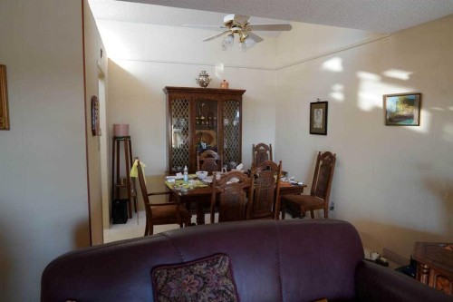 407-3719C 49 Street Nw, Calgary, AB - Indoor