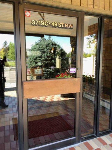 407-3719C 49 Street Nw, Calgary, AB - 