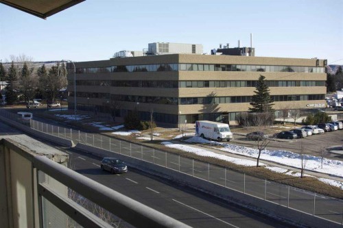 407-3719C 49 Street Nw, Calgary, AB - Outdoor
