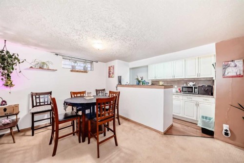 4424 Maryvale Drive Ne, Calgary, AB - Indoor