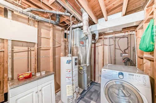 4424 Maryvale Drive Ne, Calgary, AB - Indoor Photo Showing Laundry Room