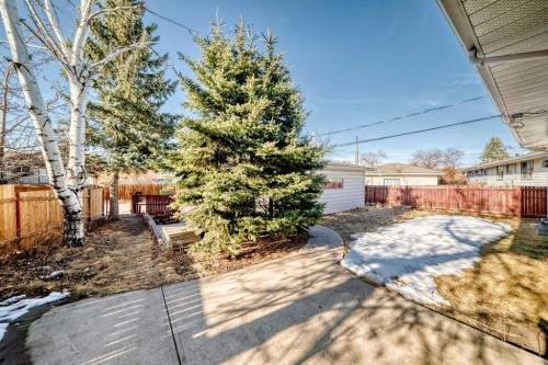 4424 Maryvale Drive Ne, Calgary, AB - Outdoor