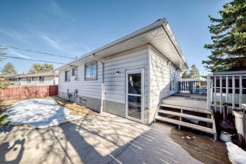 4424 Maryvale Drive Ne, Calgary, AB - Outdoor
