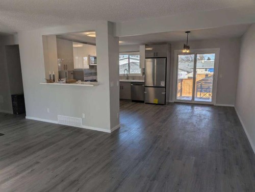 1106 39 Street Se, Calgary, AB - Indoor