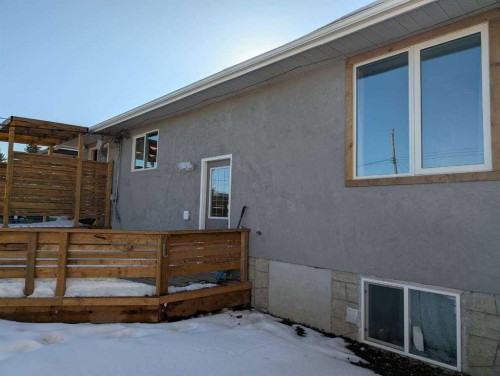 1106 39 Street Se, Calgary, AB - Outdoor With Exterior